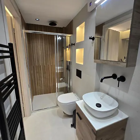 Aeolian Premium Apartahotel